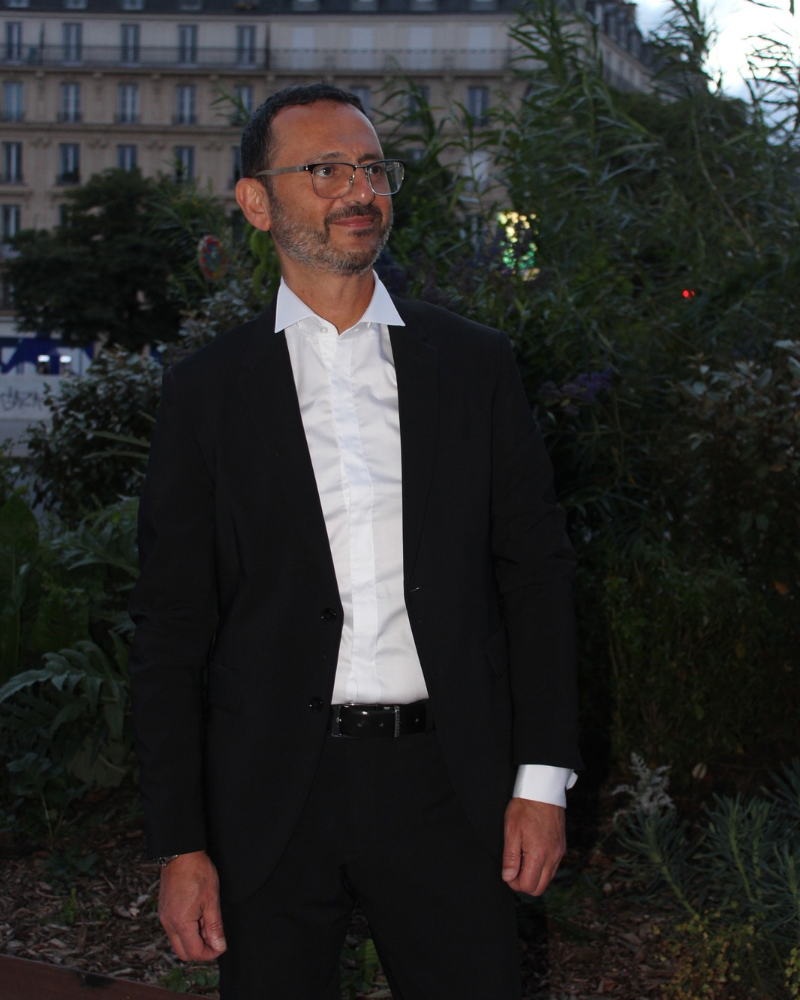 Chemise ajustée cérémonie col cassé poignée mousquetaire 100% coton noble