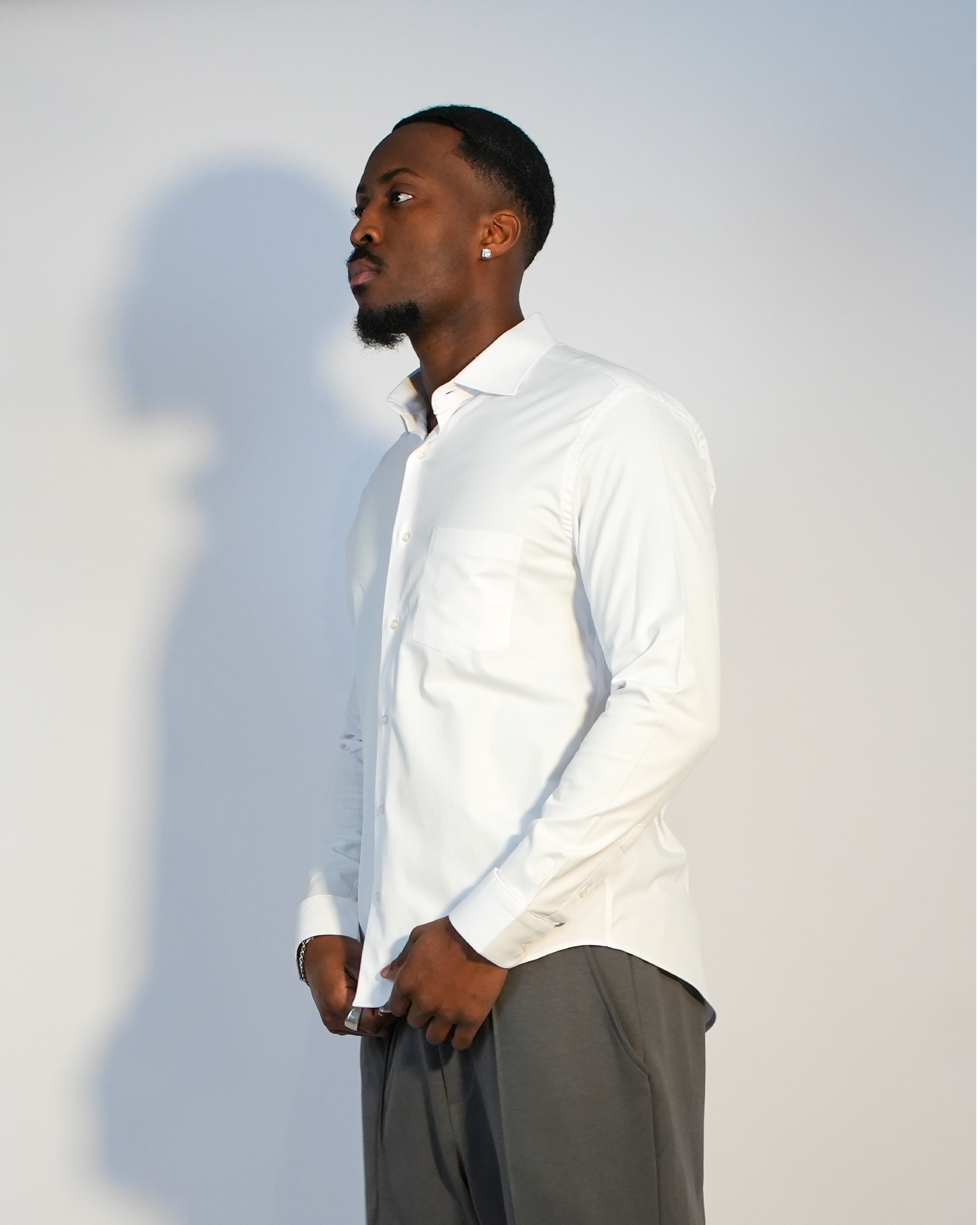 Chemise Ajustée Infroissable – Col Italien avec Poche