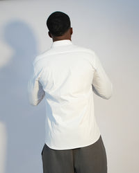 Chemise Ajustée Infroissable – Col Italien avec Poche