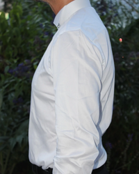 Chemise ajustée cérémonie col cassé poignée mousquetaire 100% coton noble