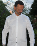 Chemise ajustée cérémonie col cassé boutons noirs 100% coton noble