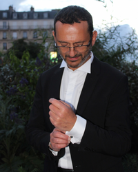 Chemise ajustée cérémonie col cassé poignée mousquetaire 100% coton noble
