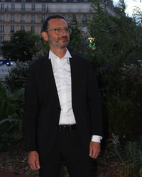 Chemise ajustée cérémonie col cassé poignée mousquetaire 100% coton noble