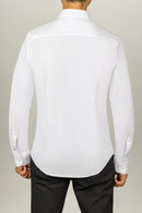 Vêtement pour homme chemise blanche pour homme ajusté poche col italien homme se tenant de dos